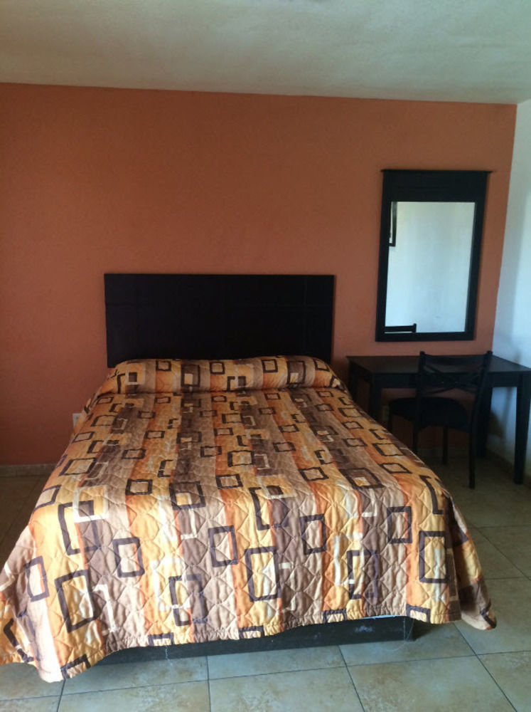 Bayshore Motel Ла Порт Екстериор снимка
